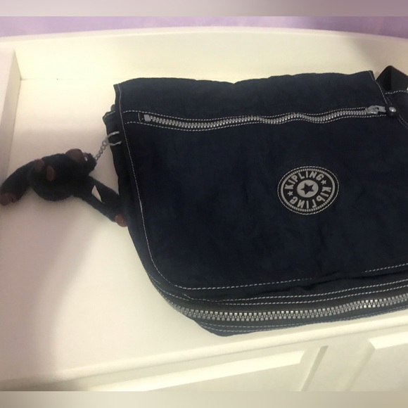 Vintage Kipling Messenger Bag in Navy - Picture 2 of 6